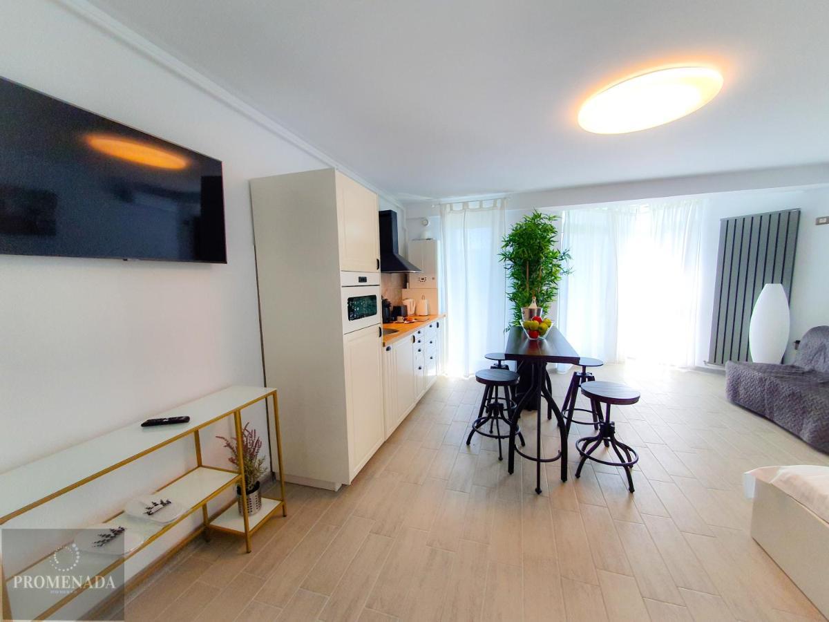 Coral Aparthotel Pool & Spa Mamaia Nord Năvodari Extérieur photo