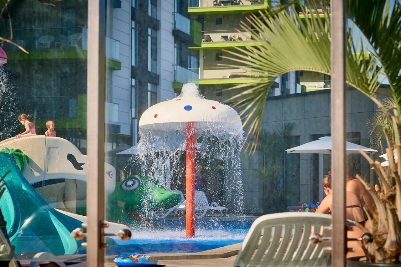 Coral Aparthotel Pool & Spa Mamaia Nord Năvodari Extérieur photo