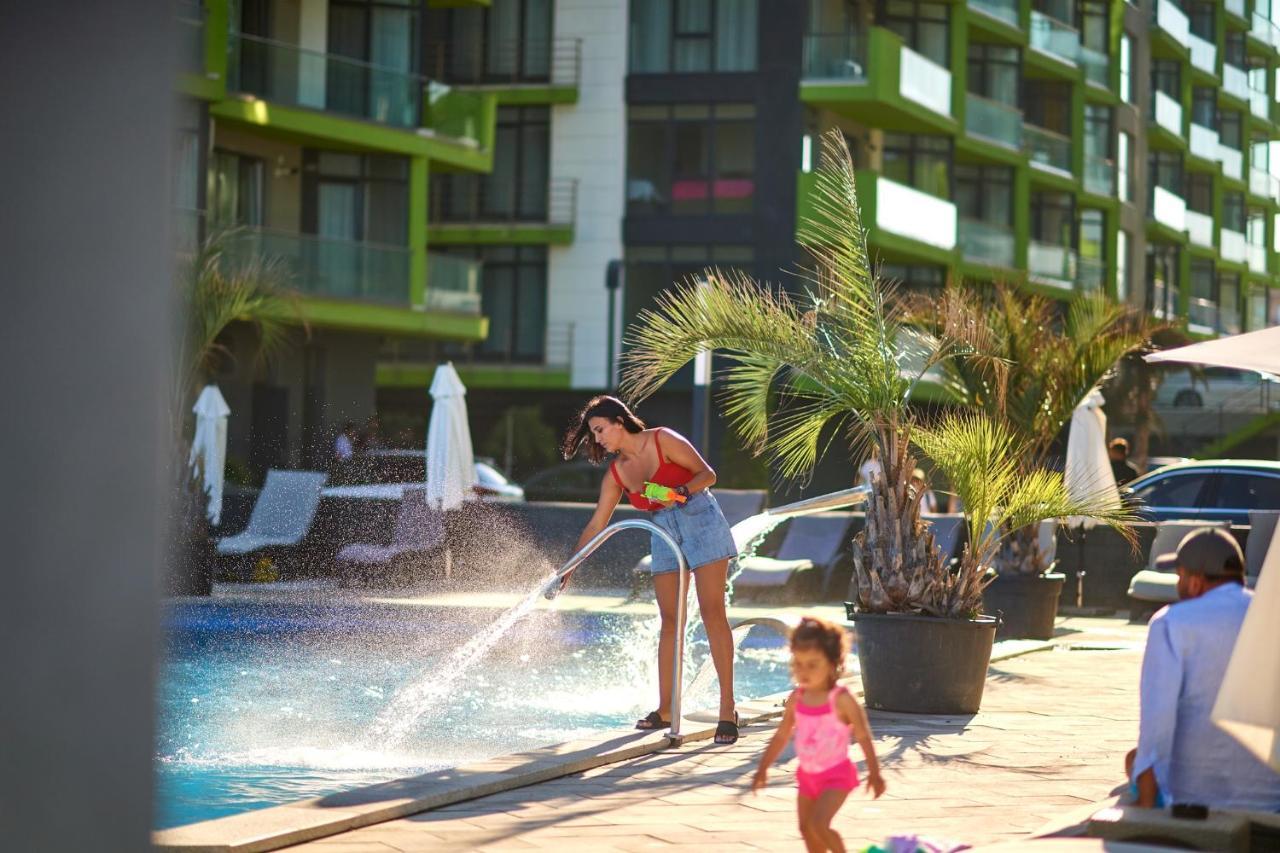 Coral Aparthotel Pool & Spa Mamaia Nord Năvodari Extérieur photo
