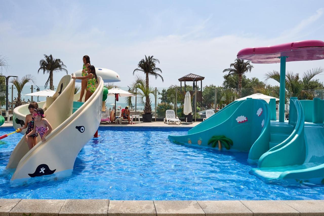 Coral Aparthotel Pool & Spa Mamaia Nord Năvodari Extérieur photo